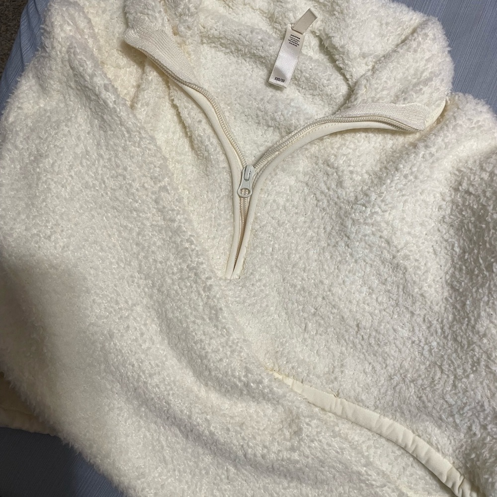 SKIMS cropped fluffy quarter zip. Size XXS